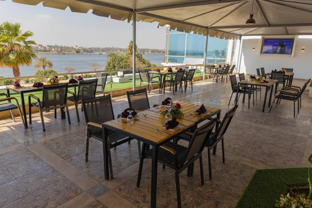 Ultra Loaloa Nile Maadi Hotel Caïro Buitenkant foto
