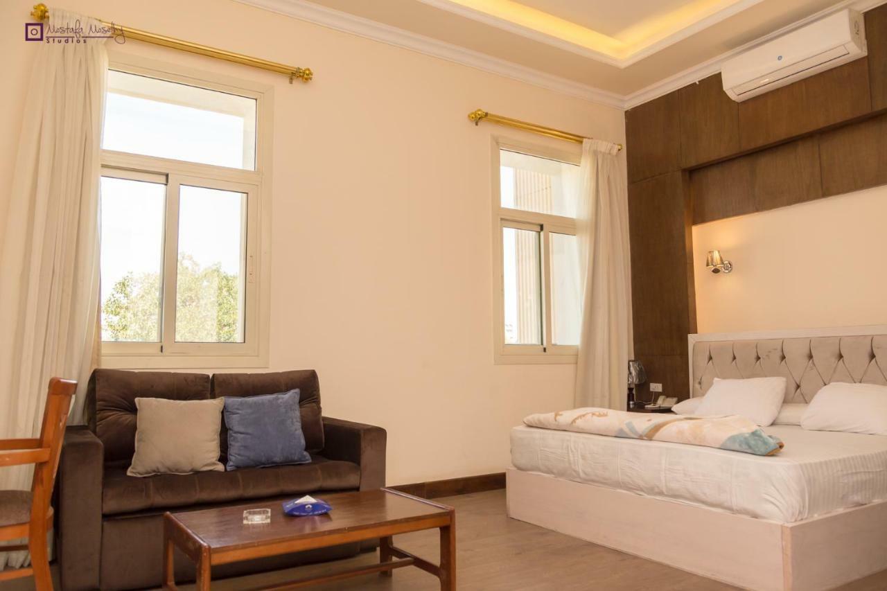 Ultra Loaloa Nile Maadi Hotel Caïro Buitenkant foto